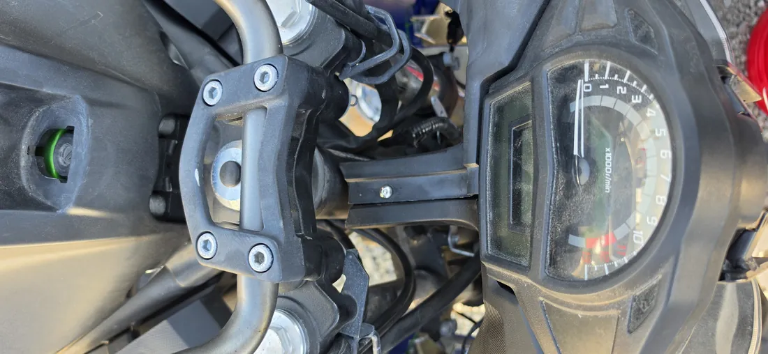 Handlebar area and instrument gauges of a Kawasaki sport bike during a no-start diagnosis - Murrieta, CA